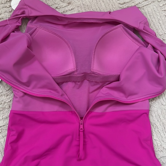 CALIA Women's High Neck Zip Back One Piece Swimsuit,
New with tags Size 8 - Picture 11 of 16